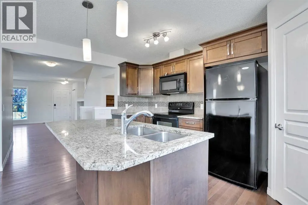 221 Elgin Meadows Park SE