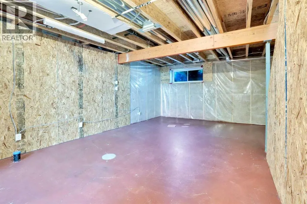 221 Elgin Meadows Park SE