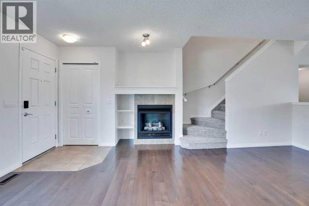 221 Elgin Meadows Park SE