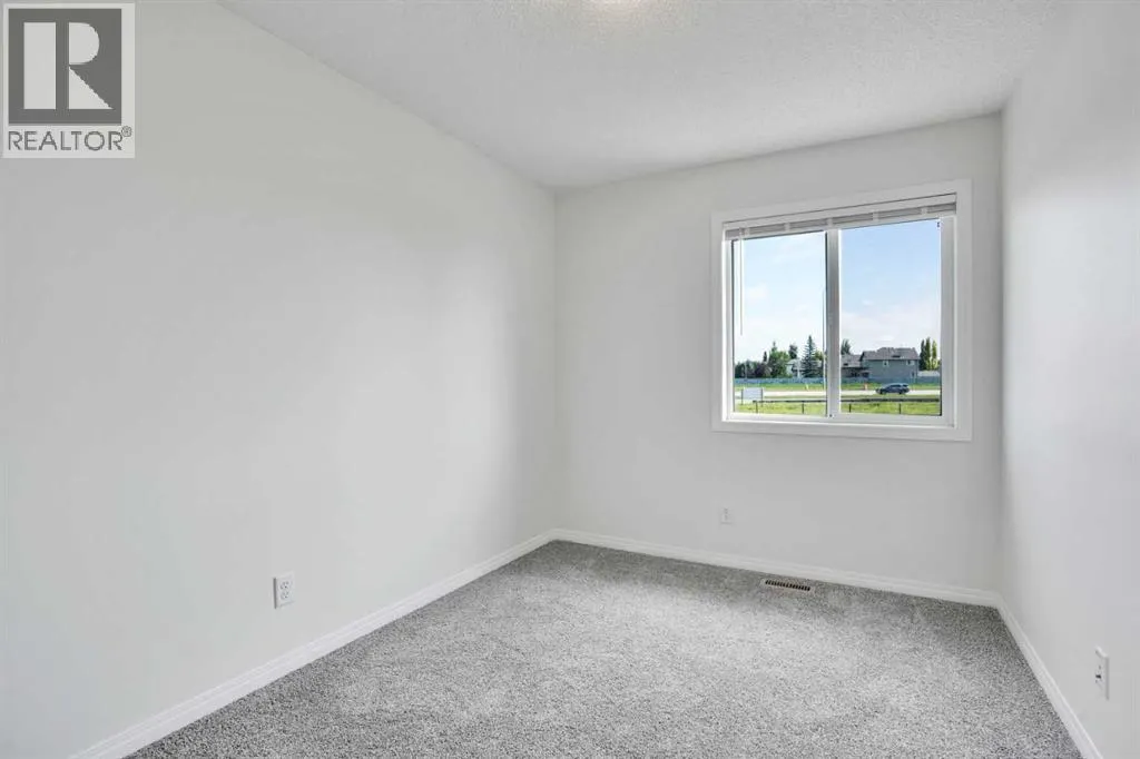 221 Elgin Meadows Park SE