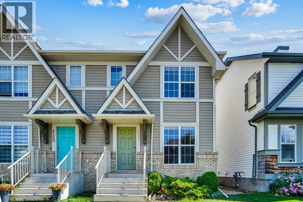 221 Elgin Meadows Park SE