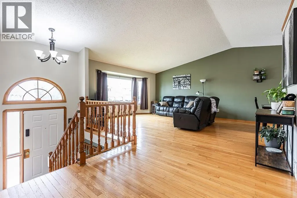 253 Sprague Way SE