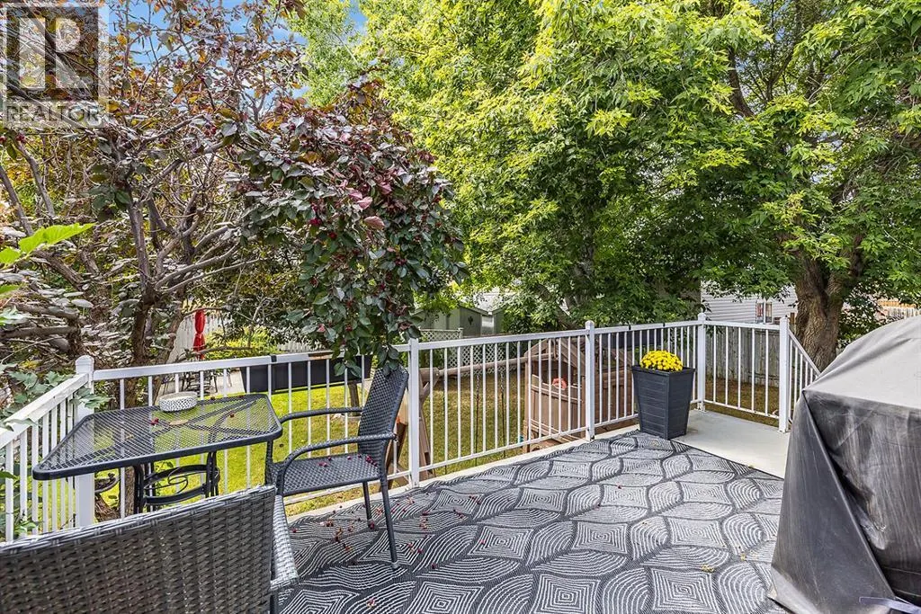 253 Sprague Way SE