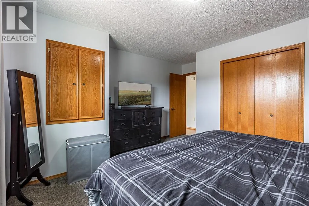 253 Sprague Way SE