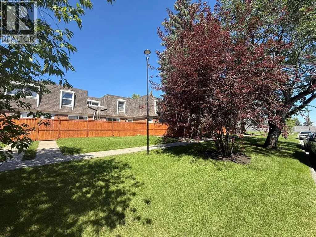 110, 330 canterbury Drive SW