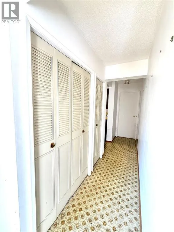 110, 330 canterbury Drive SW