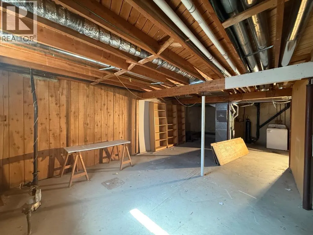 110, 330 canterbury Drive SW