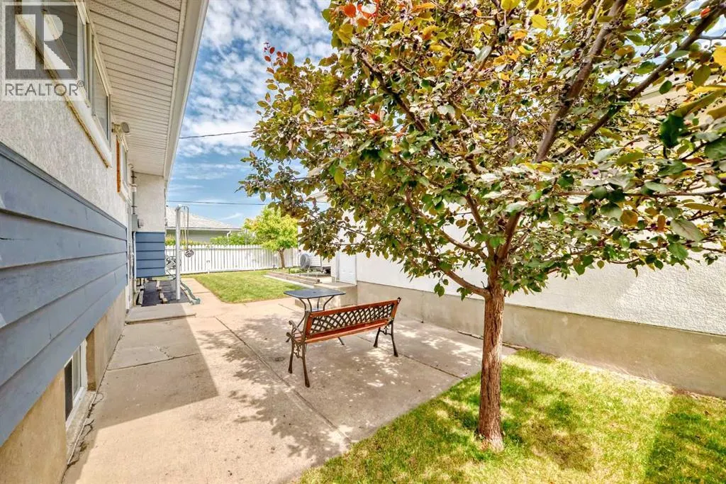220 Cardiff Drive NW