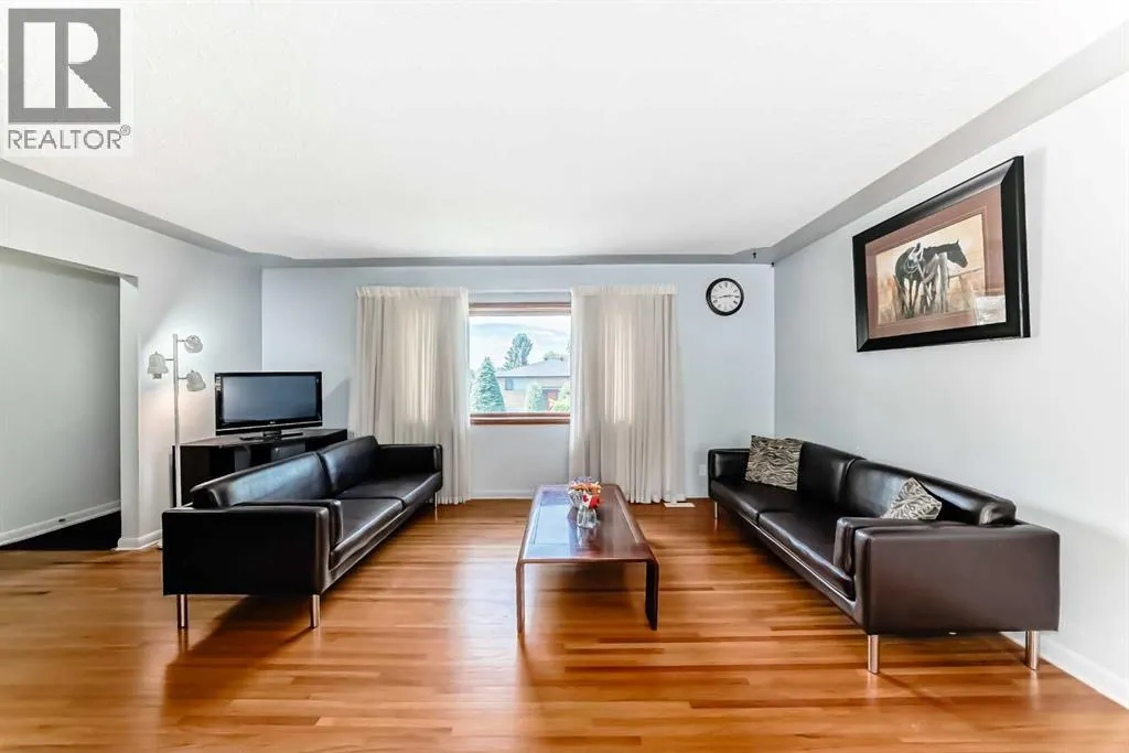 220 Cardiff Drive NW