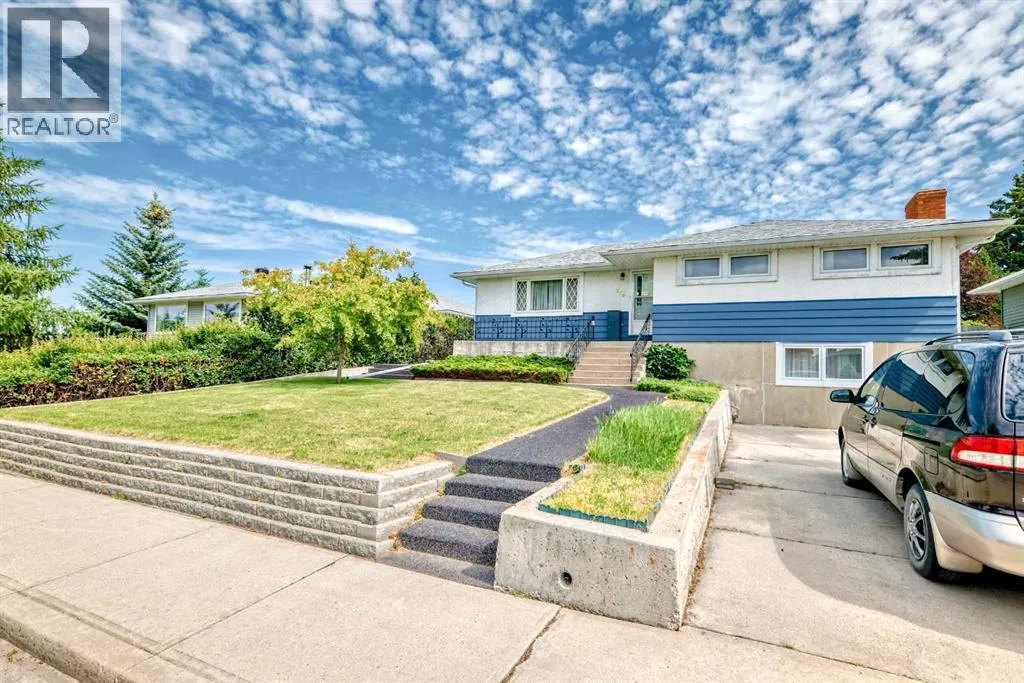 220 Cardiff Drive NW