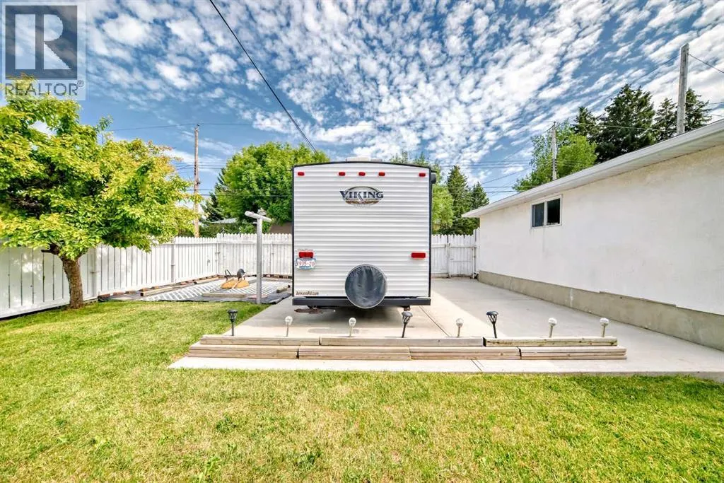 220 Cardiff Drive NW