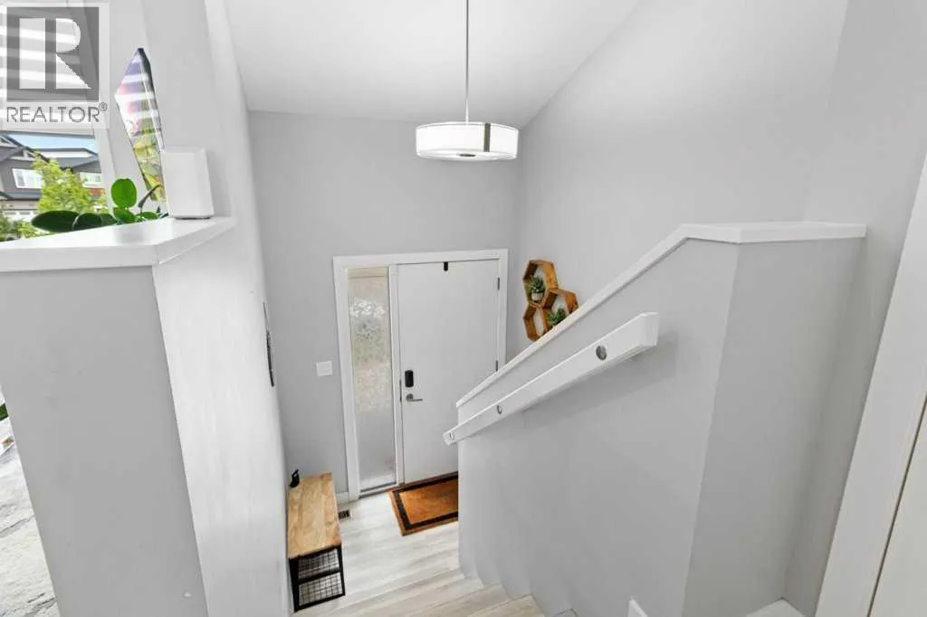 69 Ellington Crescent