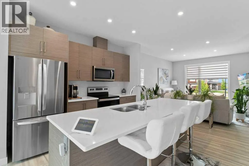 69 Ellington Crescent