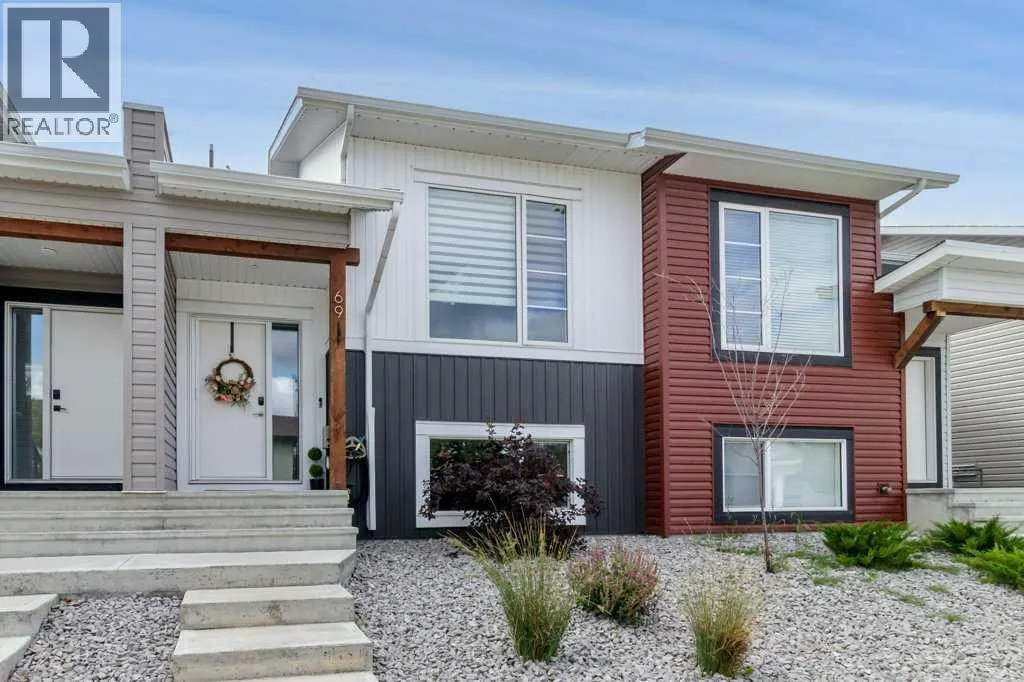 69 Ellington Crescent