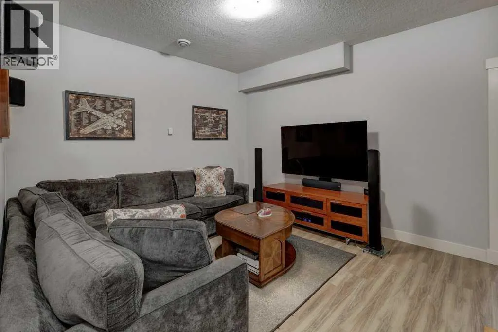 1138 Coopers Drive SW