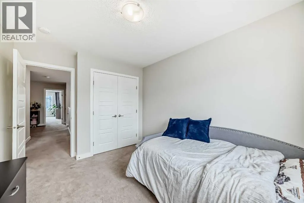 106 Kingfisher Crescent SE