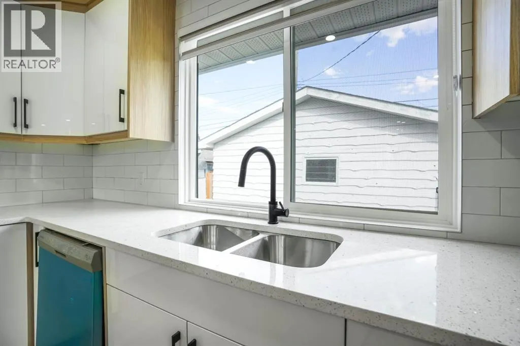 264 Penbrooke Close SE