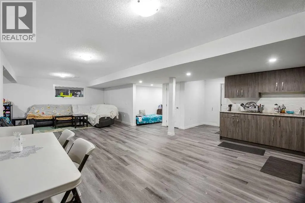 213 Hawkmere Close