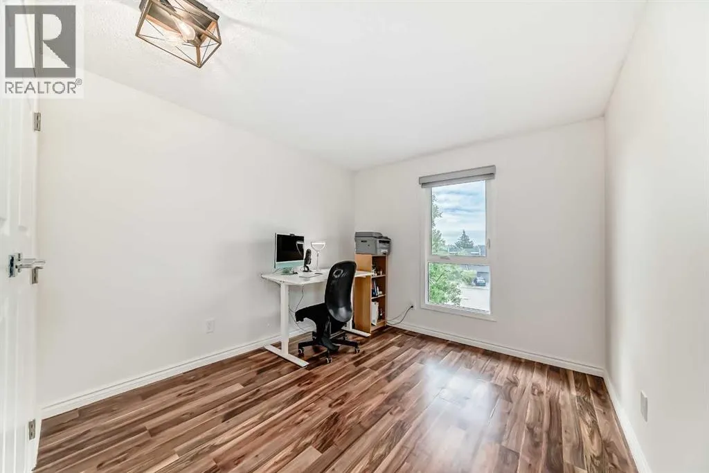 39, 185 Woodridge Drive SW