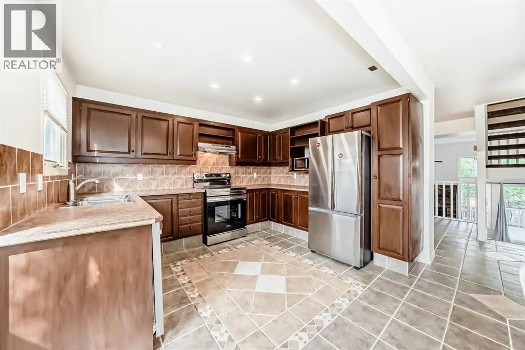 39, 185 Woodridge Drive SW