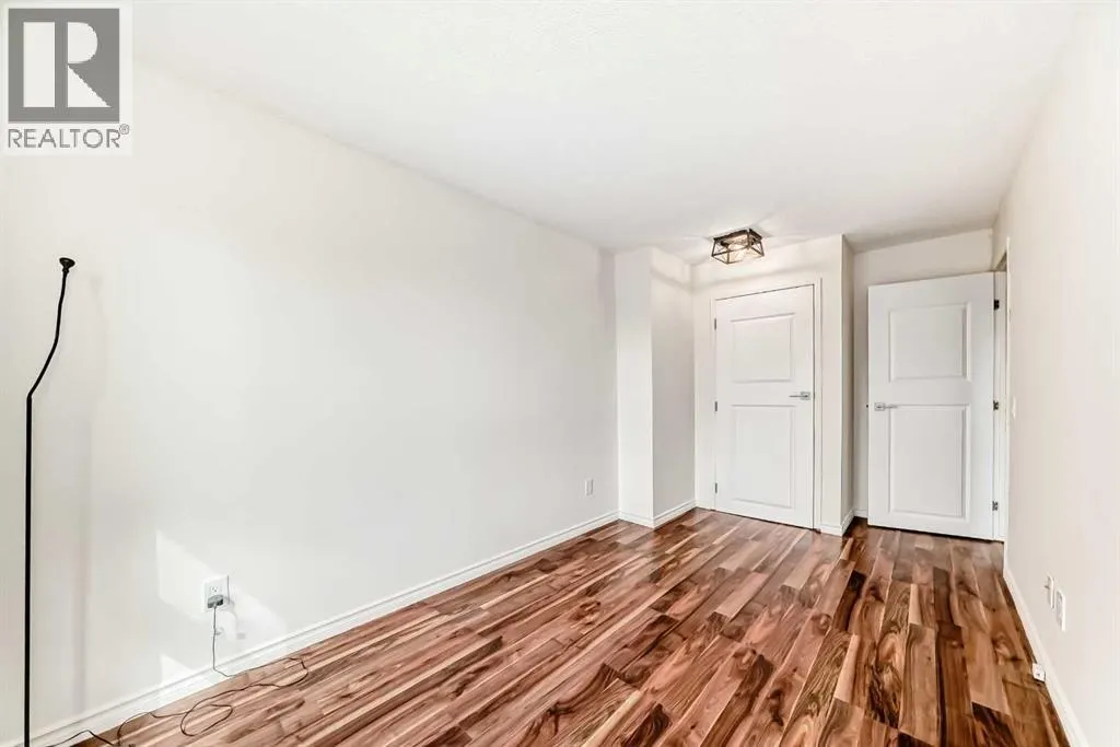 39, 185 Woodridge Drive SW