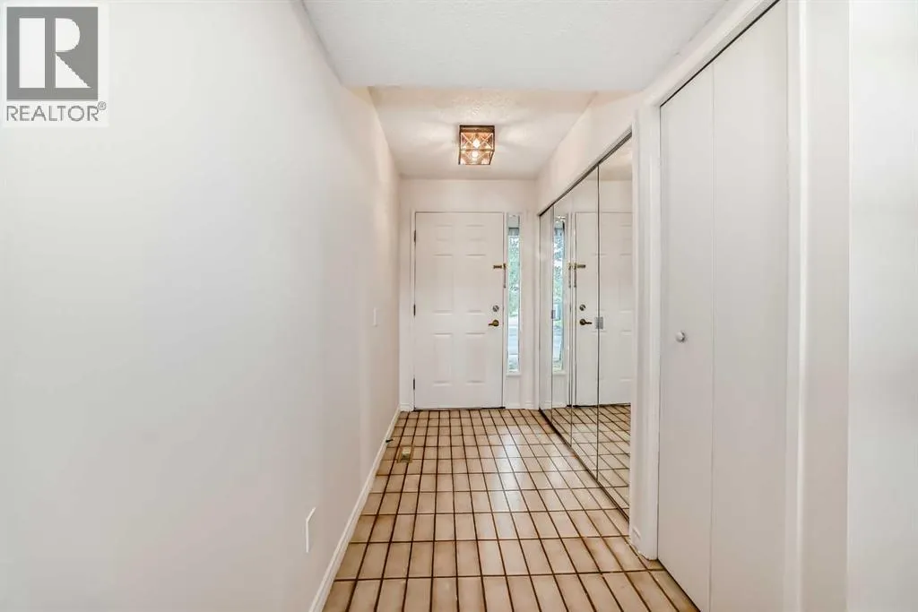 39, 185 Woodridge Drive SW