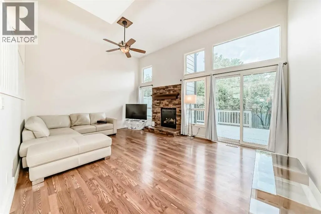 39, 185 Woodridge Drive SW