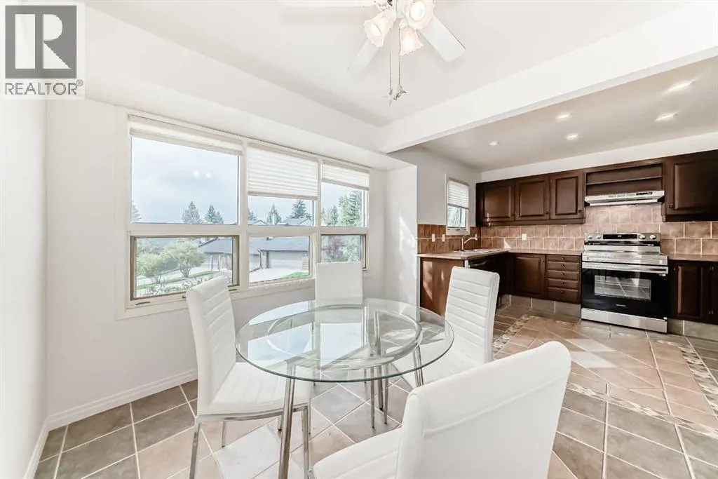 39, 185 Woodridge Drive SW
