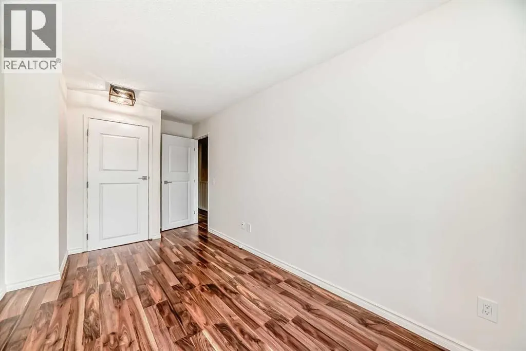 39, 185 Woodridge Drive SW