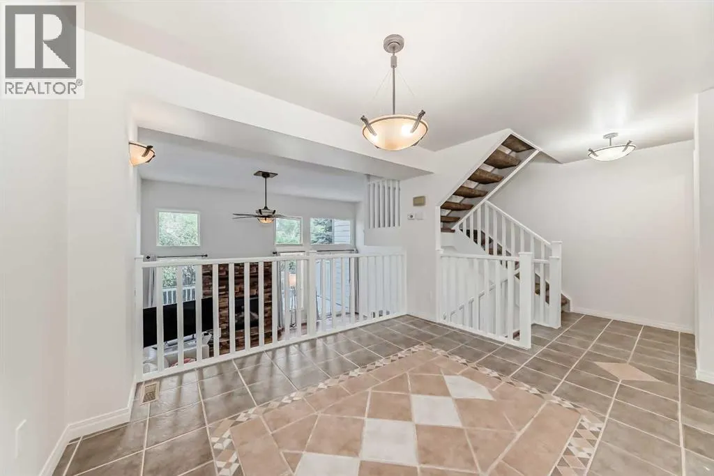 39, 185 Woodridge Drive SW