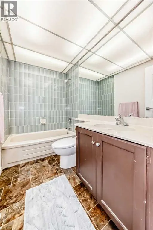 39, 185 Woodridge Drive SW