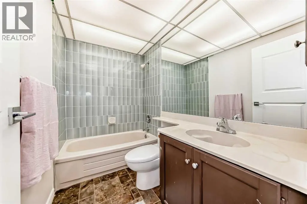 39, 185 Woodridge Drive SW