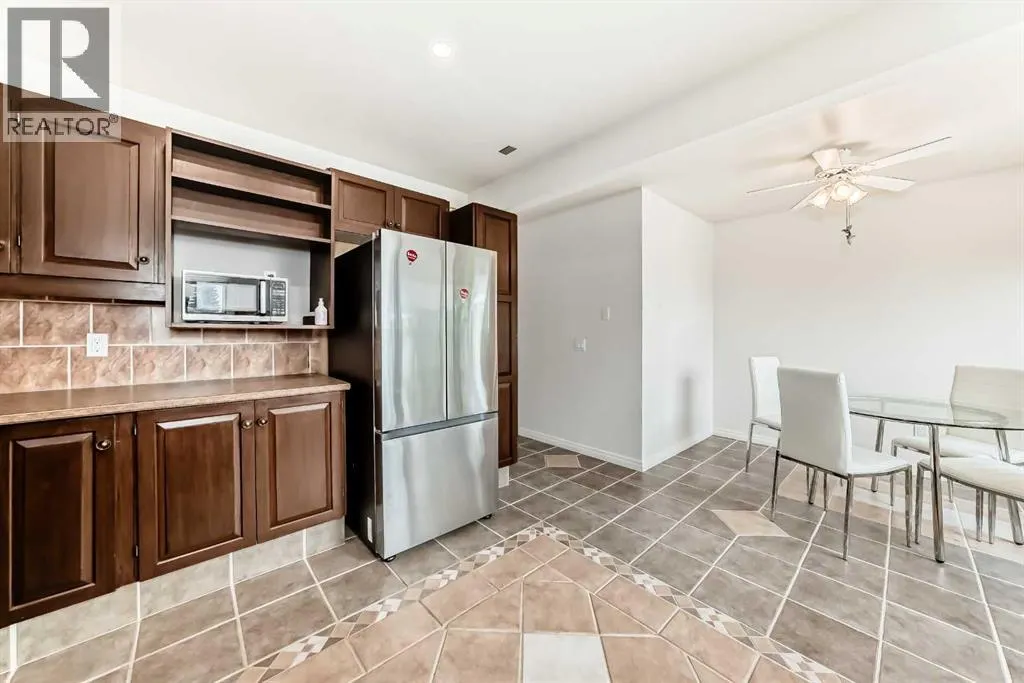 39, 185 Woodridge Drive SW