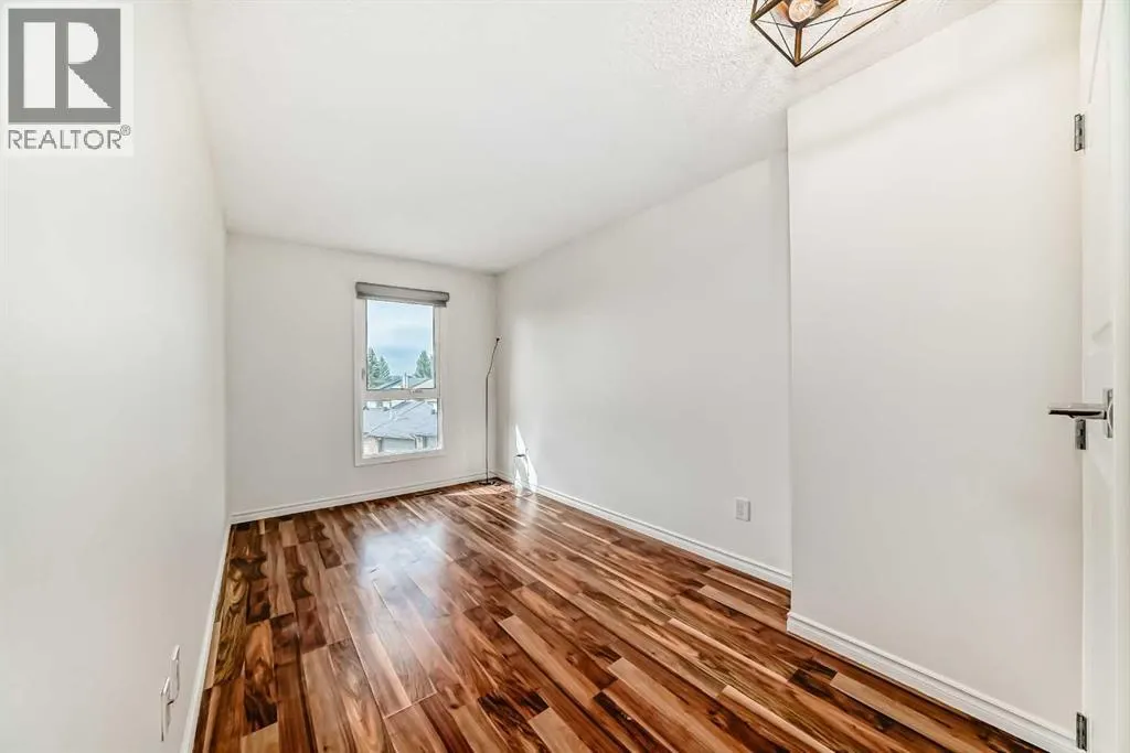 39, 185 Woodridge Drive SW