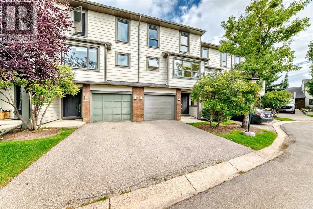 39, 185 Woodridge Drive SW