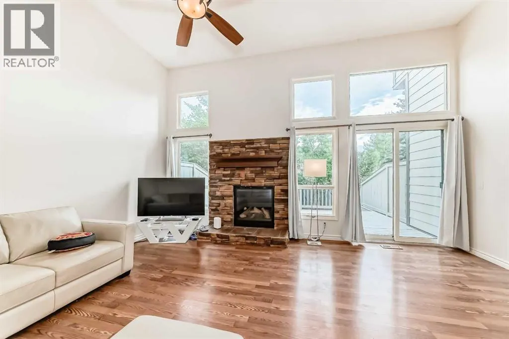 39, 185 Woodridge Drive SW