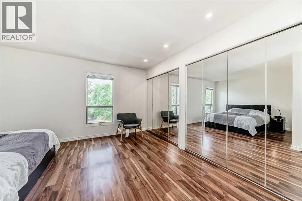 39, 185 Woodridge Drive SW