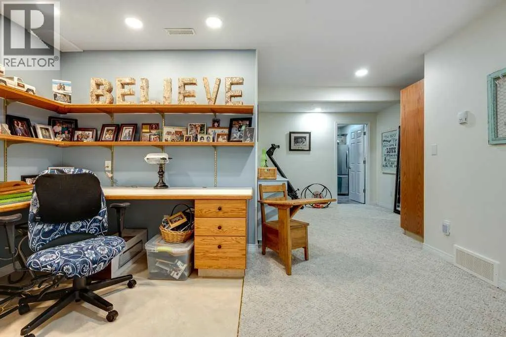 13 Dillon Close