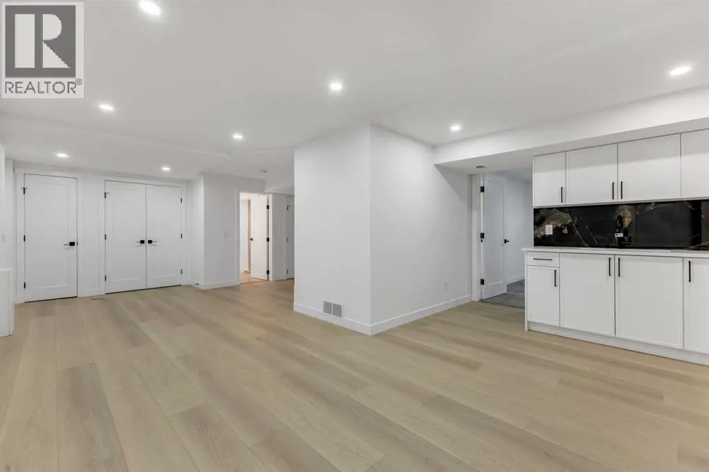 63 Bernard Place NW