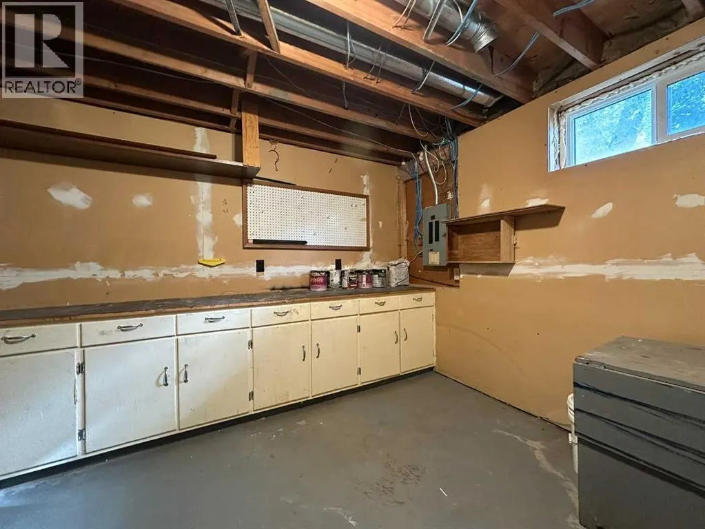 806 Almond Almond Avenue