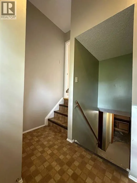 806 Almond Almond Avenue