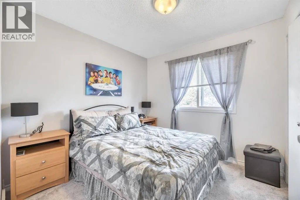 5 Falsby Place NE