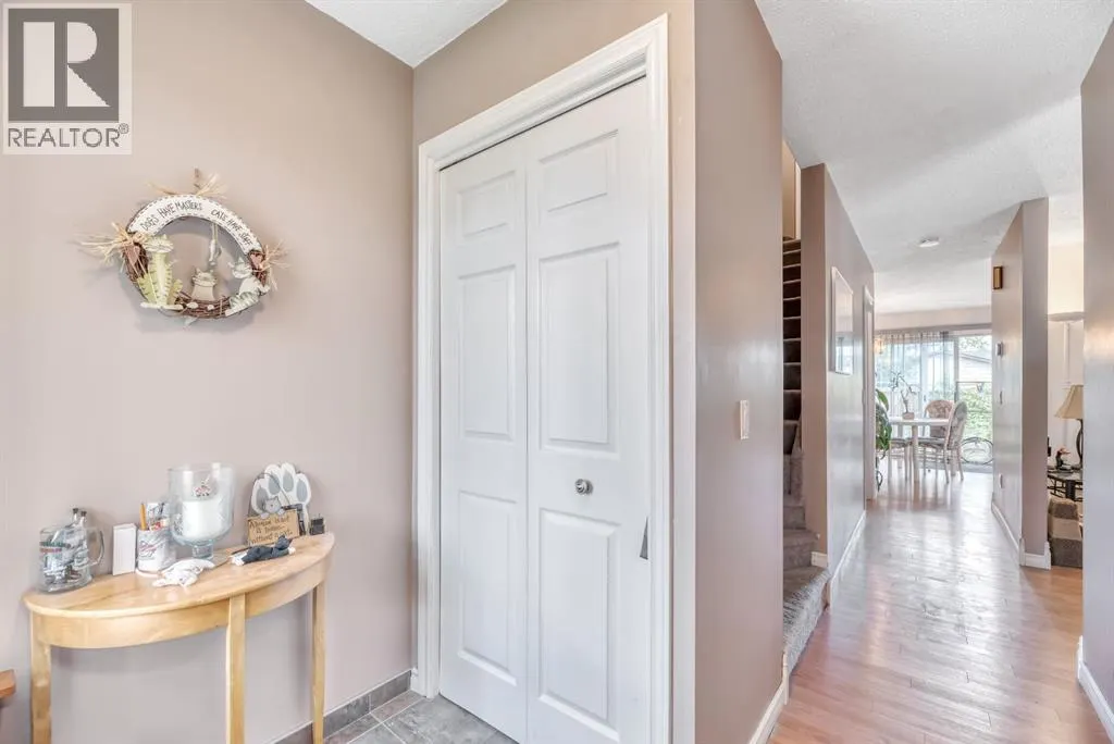 5 Falsby Place NE