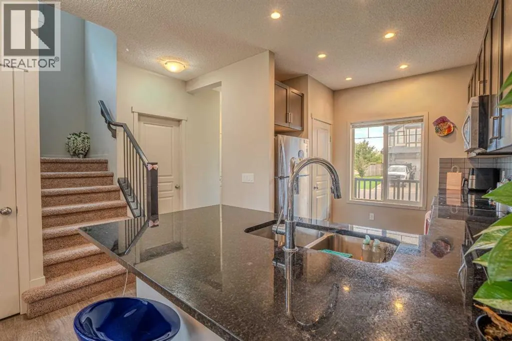 4 Copperpond Parade SE