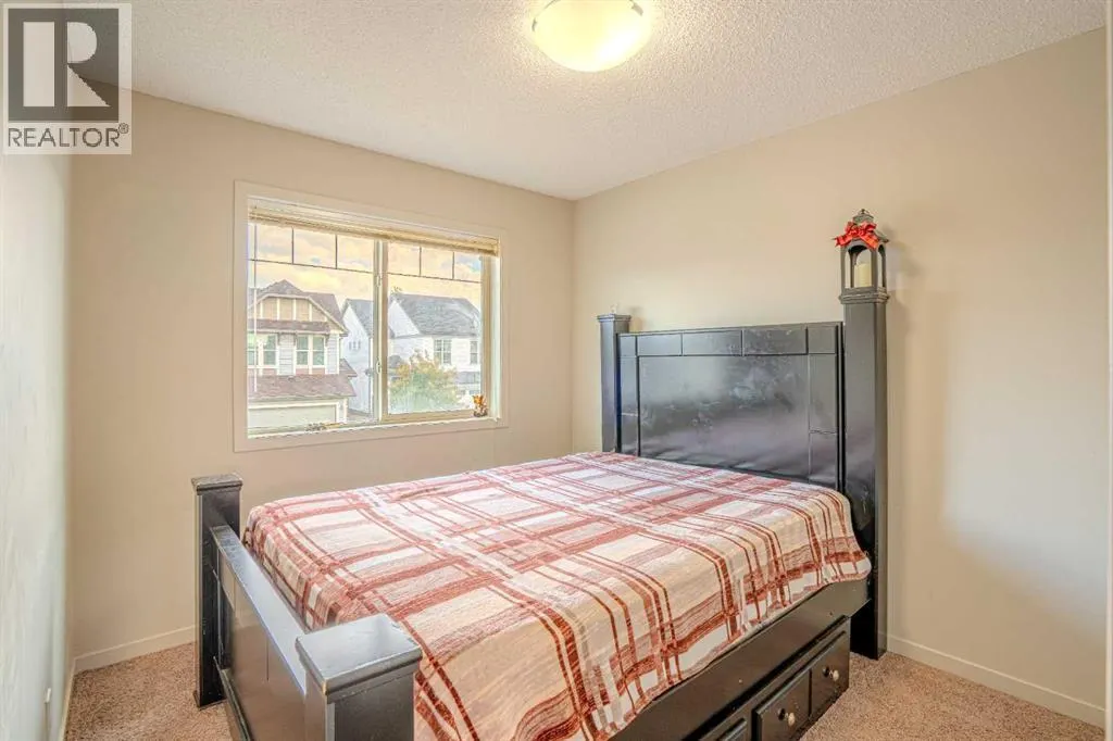 4 Copperpond Parade SE