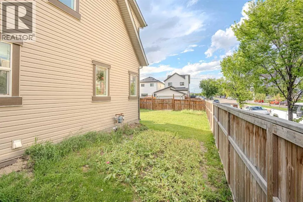 4 Copperpond Parade SE