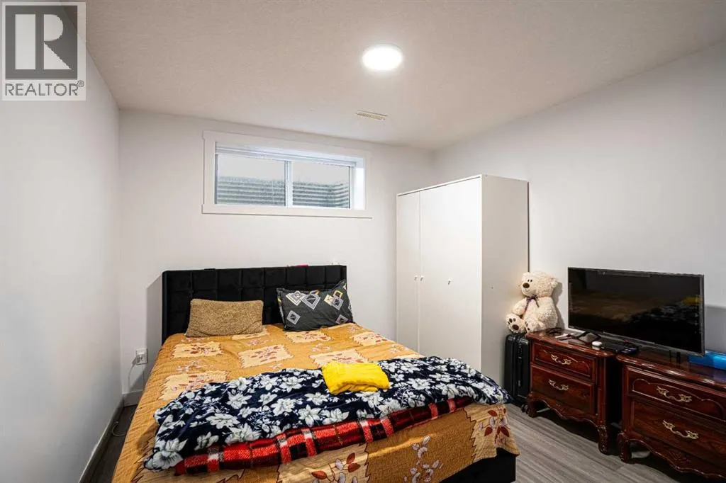 4 Copperpond Parade SE