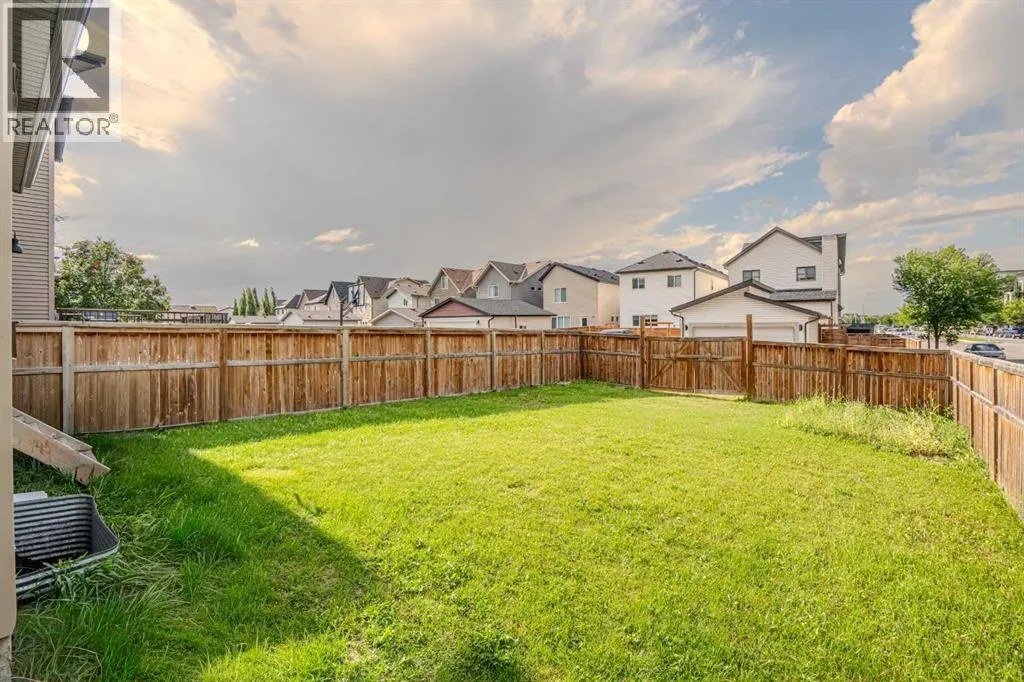 4 Copperpond Parade SE