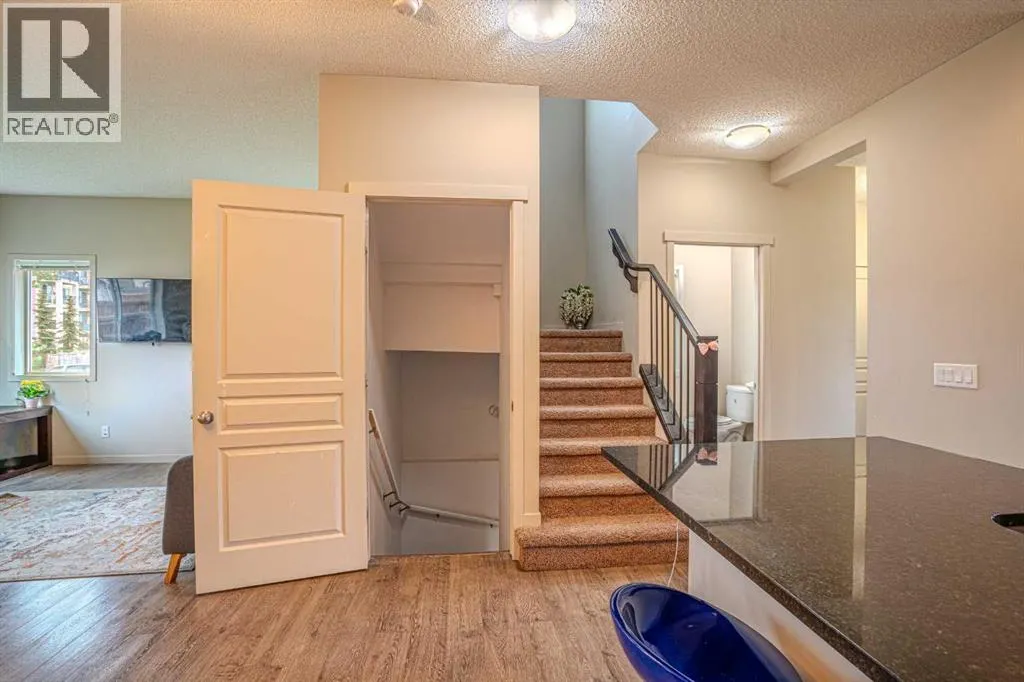 4 Copperpond Parade SE