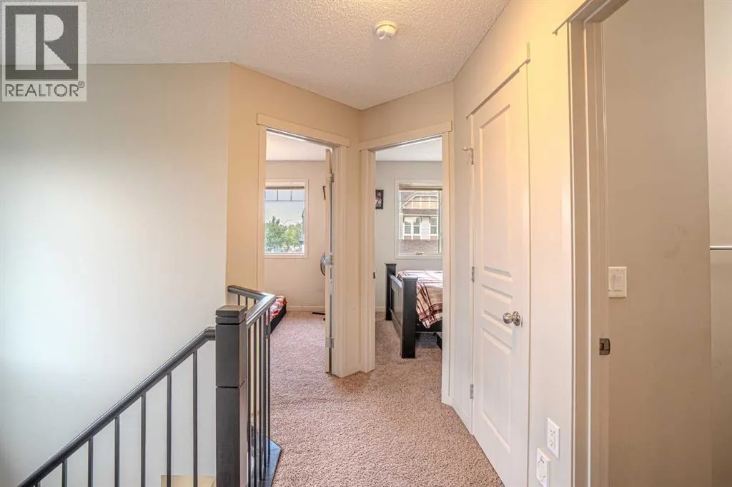 4 Copperpond Parade SE